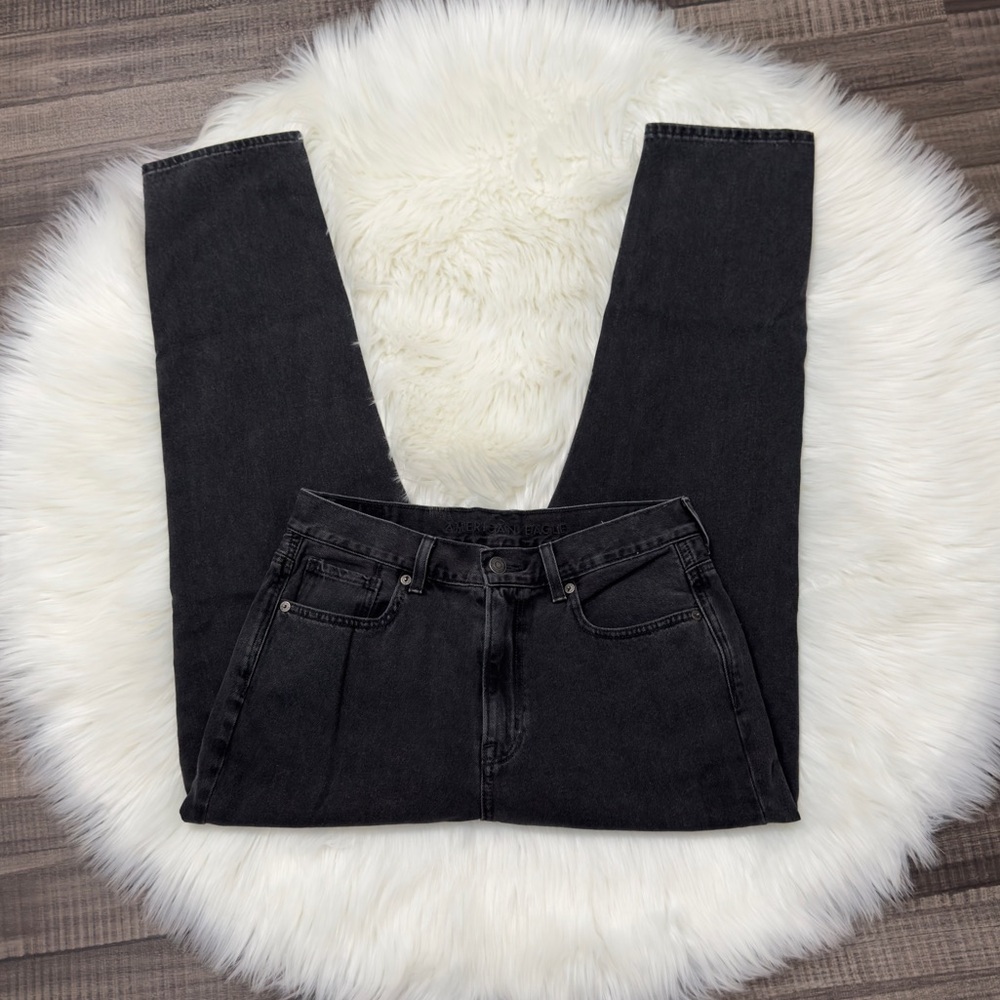 American Eagle Mom Jeans